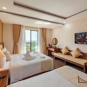 Double or Twin Room Sea View